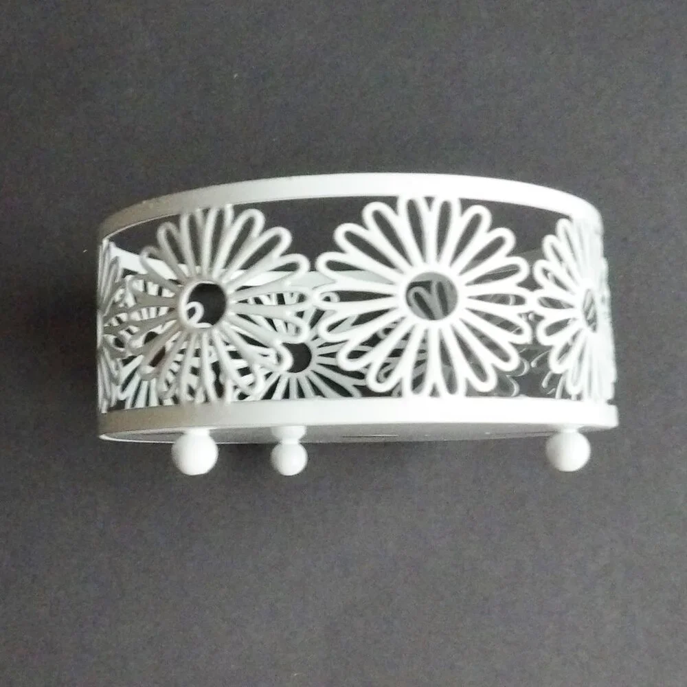 Gold Canyon Candles White Daisy Candle Wrap 4